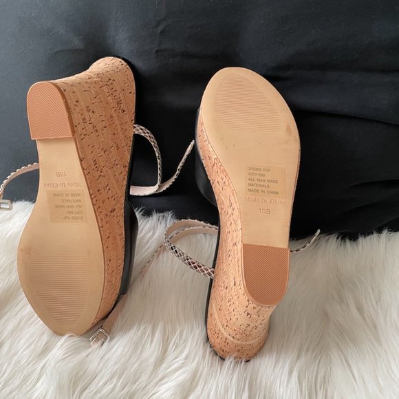 Size 10 Victoria's Secret Cork wedges - Picture 4 of 4